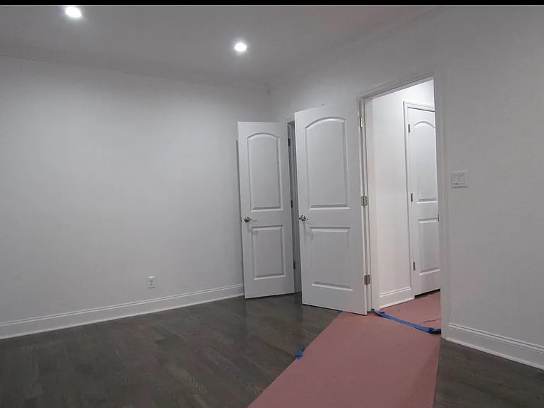 3721 80th St #5 — Photo 11