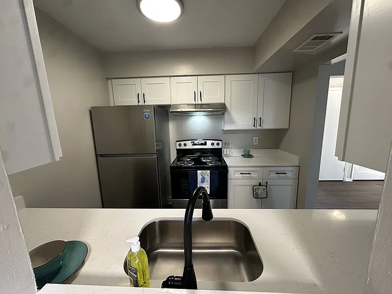 Auburn Glen Apartments — Photo 36