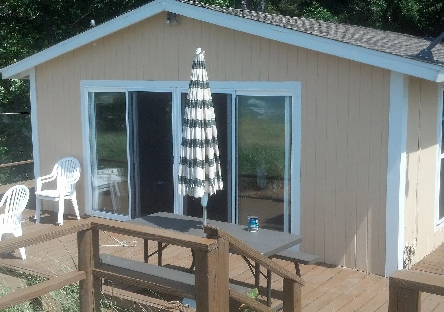 Rent Lakefront 3 Bedrm Cottage on Private Sandy Beach of Lake Michigan! — Photo 1