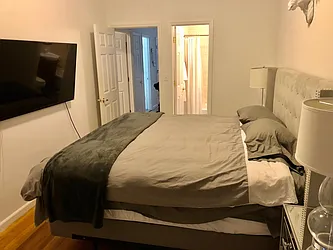 Rented by R New York