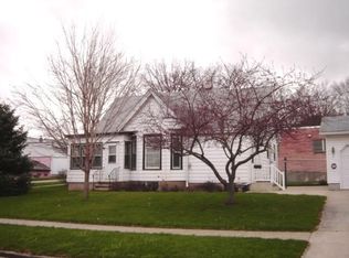 1302 11th Ave, Belle Plaine, IA 52208