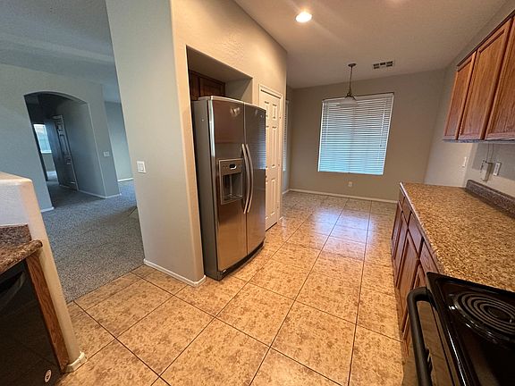 2nd image of 1900 W Sawtooth Way