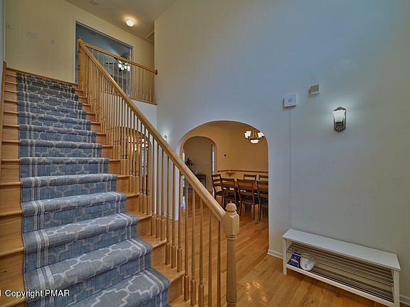 5th image of 353 Joanne Ct