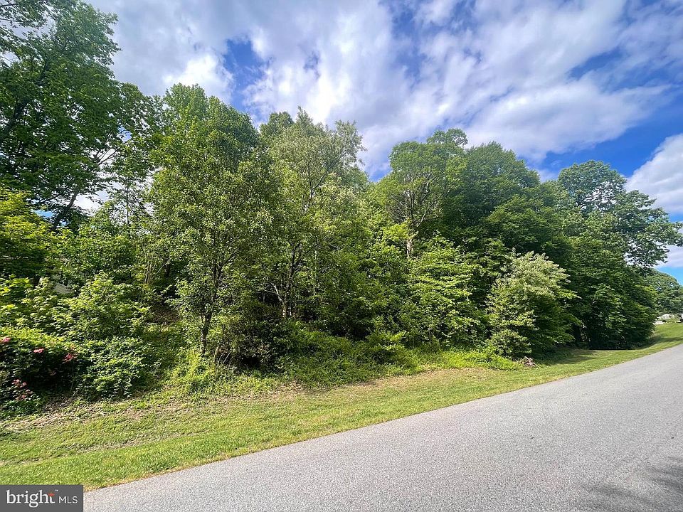 2nd image of 3664 Brookeside Dr