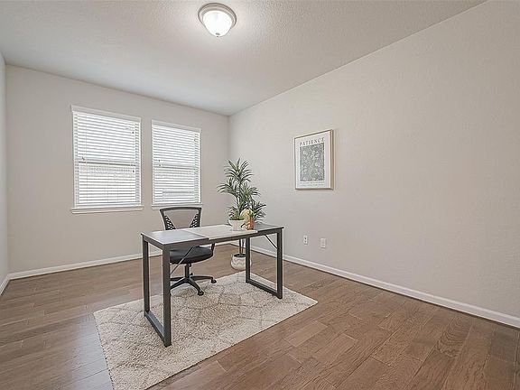 4th image of 1711 Dominion Heights Ln