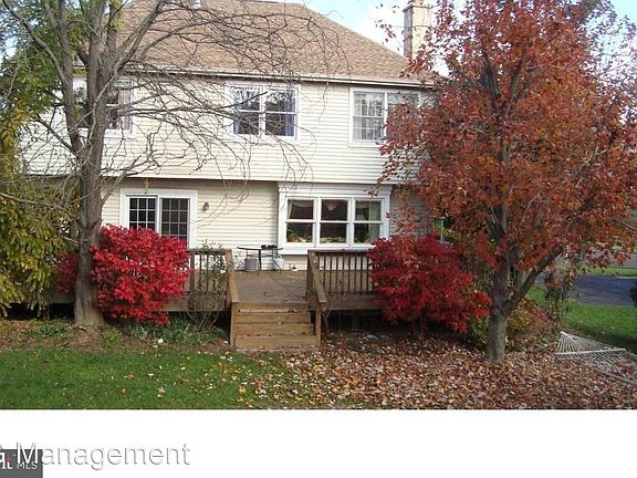 4th image of 48 Columbine Cir