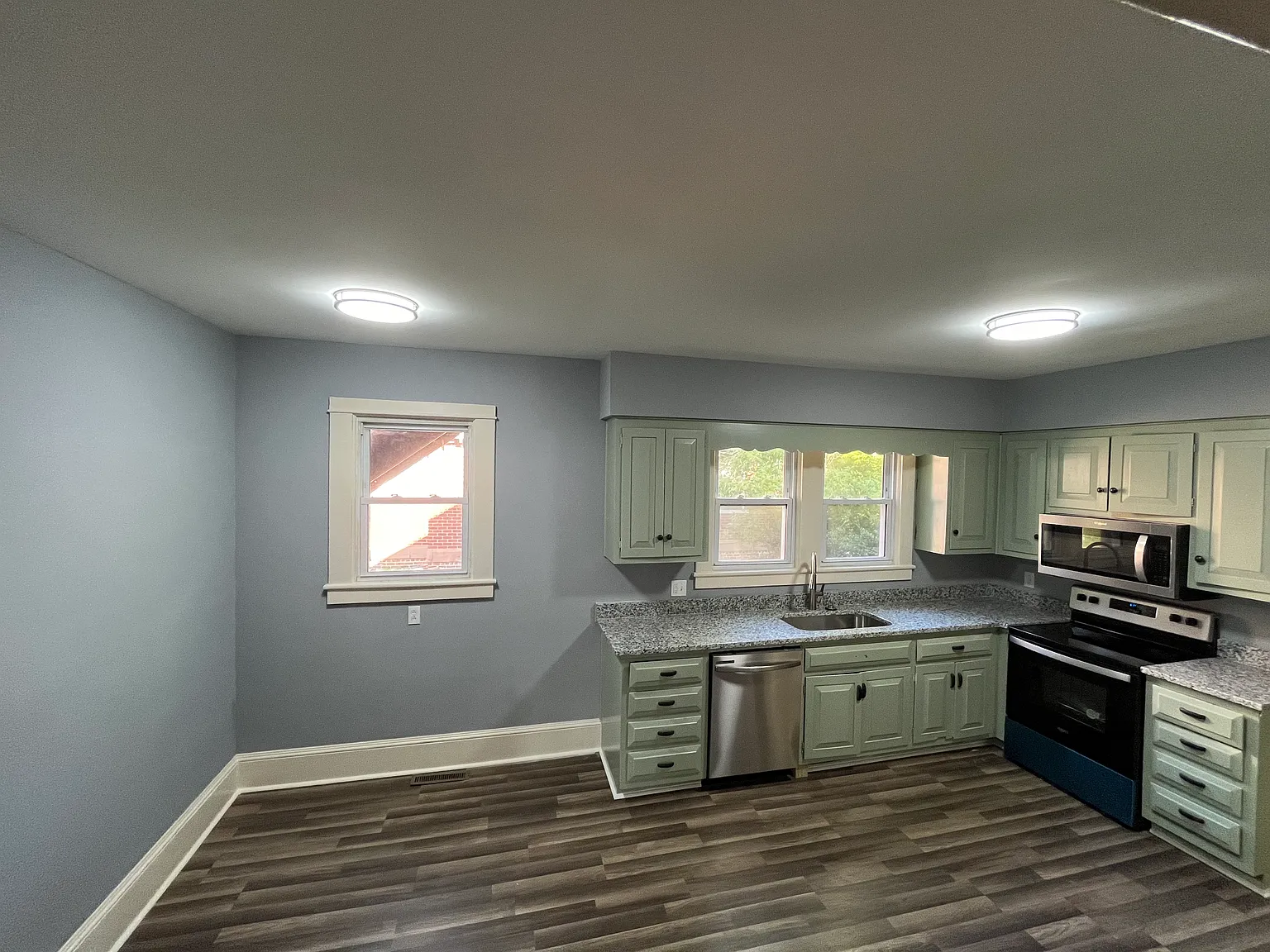 724 S Broad St — Photo 4