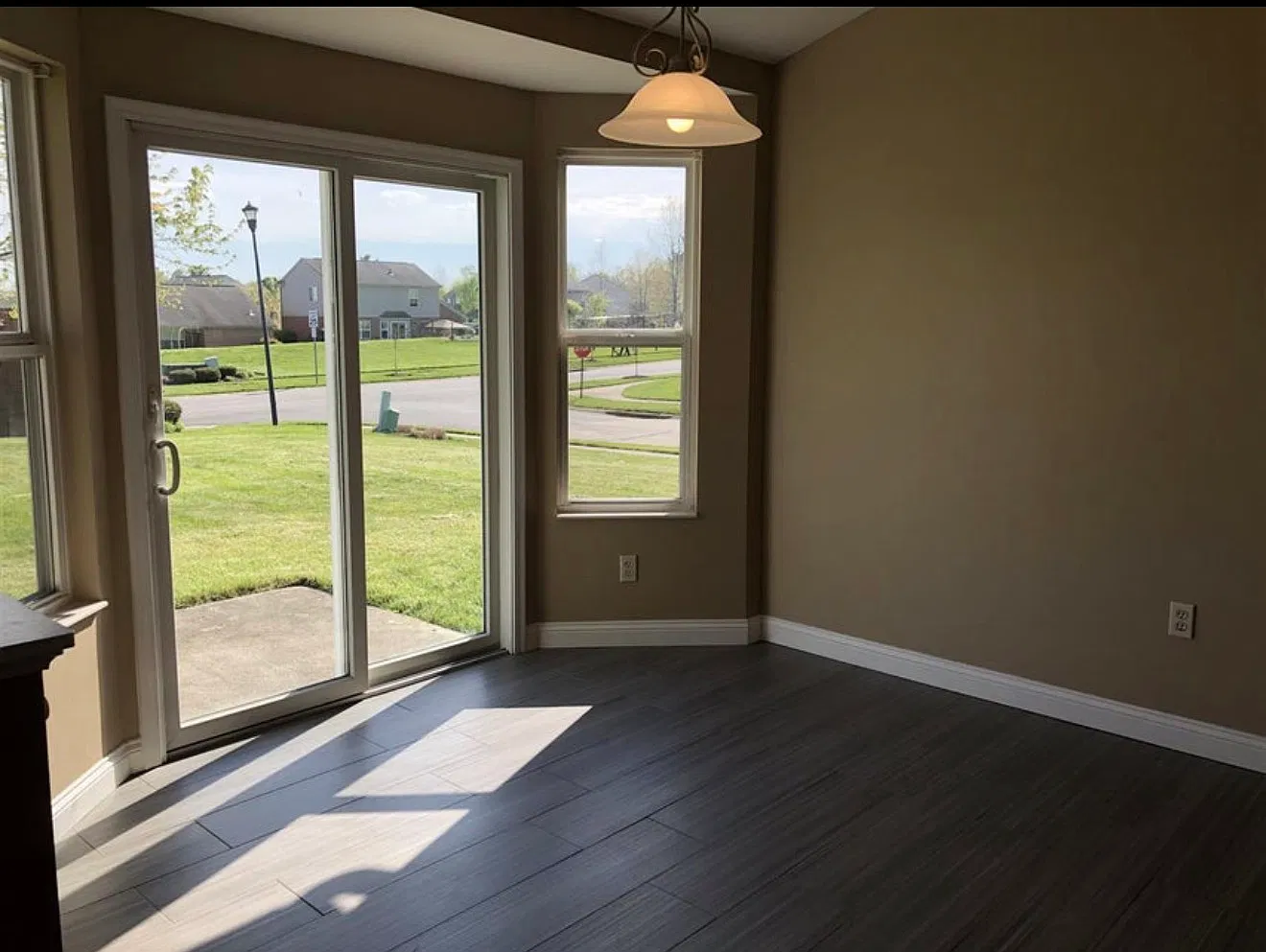 2881 Sherwood Court — Photo 4