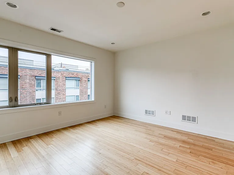 919 N 5th St #13 — Photo 29
