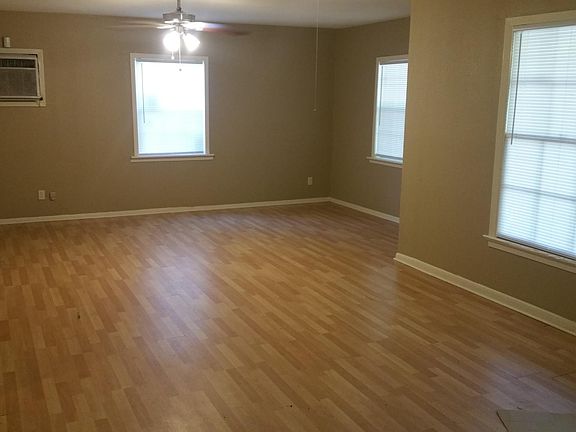 2nd image of 3059 Gaywood St
