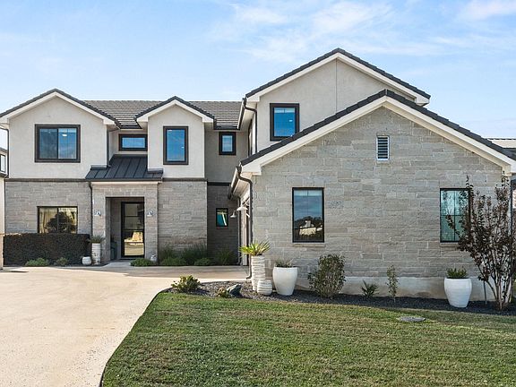 4th image of 202 Clearwater Dr