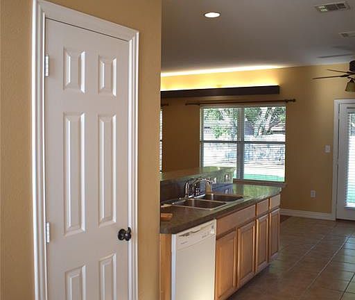 5th image of 142 Hardwicke Ln
