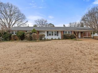 811 Rebel Dr, Tuscumbia, AL 35674