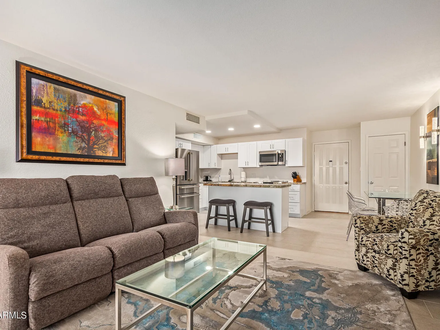 3 bed, 2.0 bath, 1400 sqft, $2,995 — Photo 4