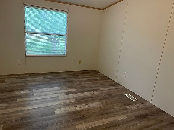 3rd image of 13710 Fox Oak St