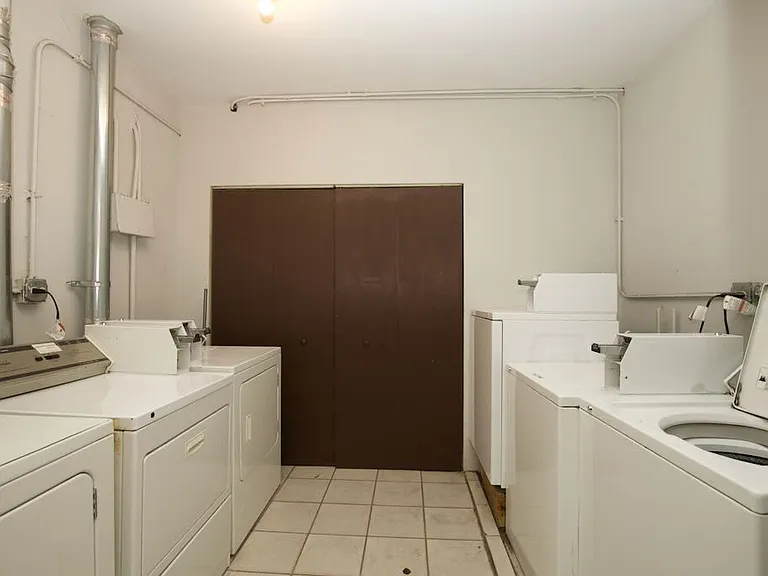 1211 Elmdale #K3 — Photo 18