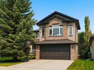 132 S Coopers Hts SW, Airdrie, AB T4B 2S1