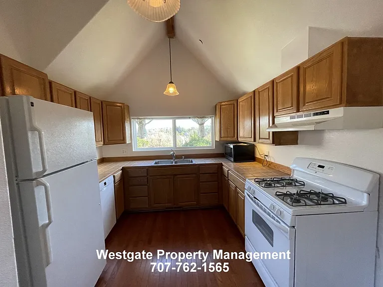 837 Bantam Way — Photo 8