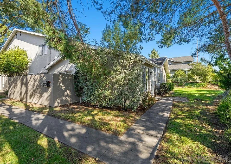 1st image of 7851 Camino Glorita