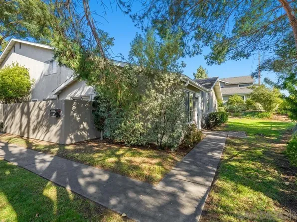 7851 Camino Glorita, San Diego, CA 92122