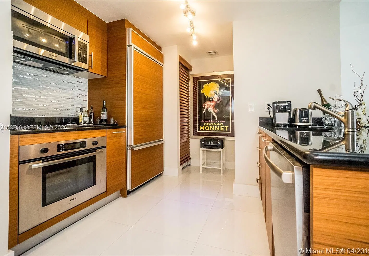 50 Biscayne Condo — Photo 4
