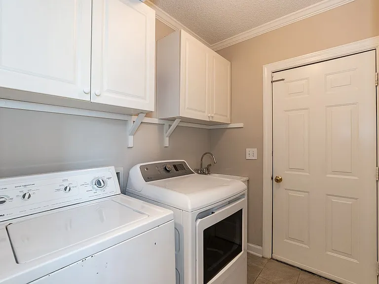 2405 Coxindale Dr — Photo 18