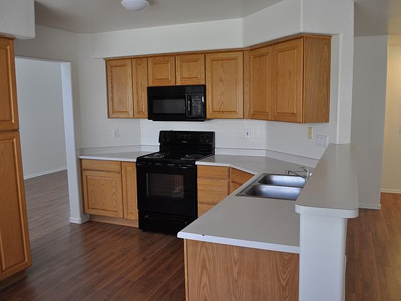 4th image of 4230 E Graythorn Ave