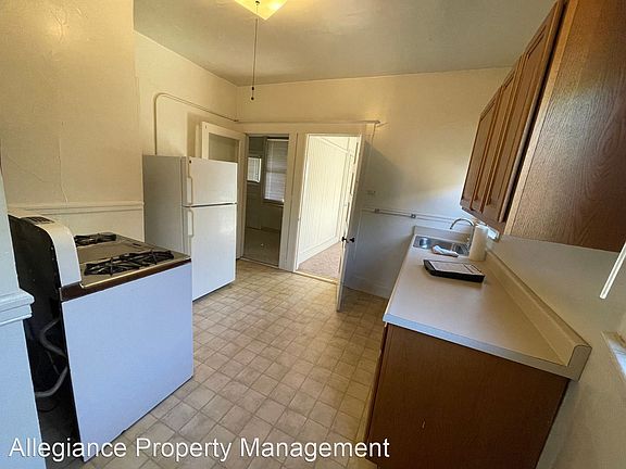5th image of 1517 23rd St APT 4