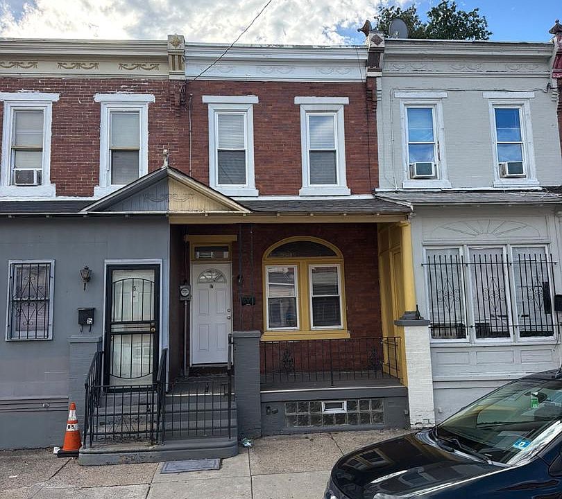 1st image of 17 Leonard Ave
