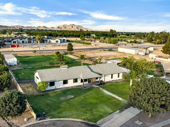 8663 E WINNSTON Circle, Mesa, AZ 85212