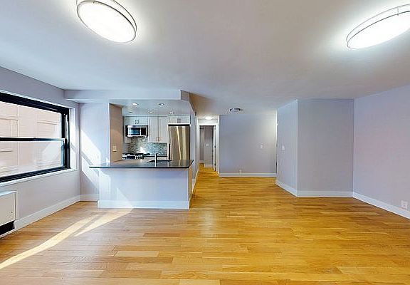 3rd image of 301 E 47th St APT 11P