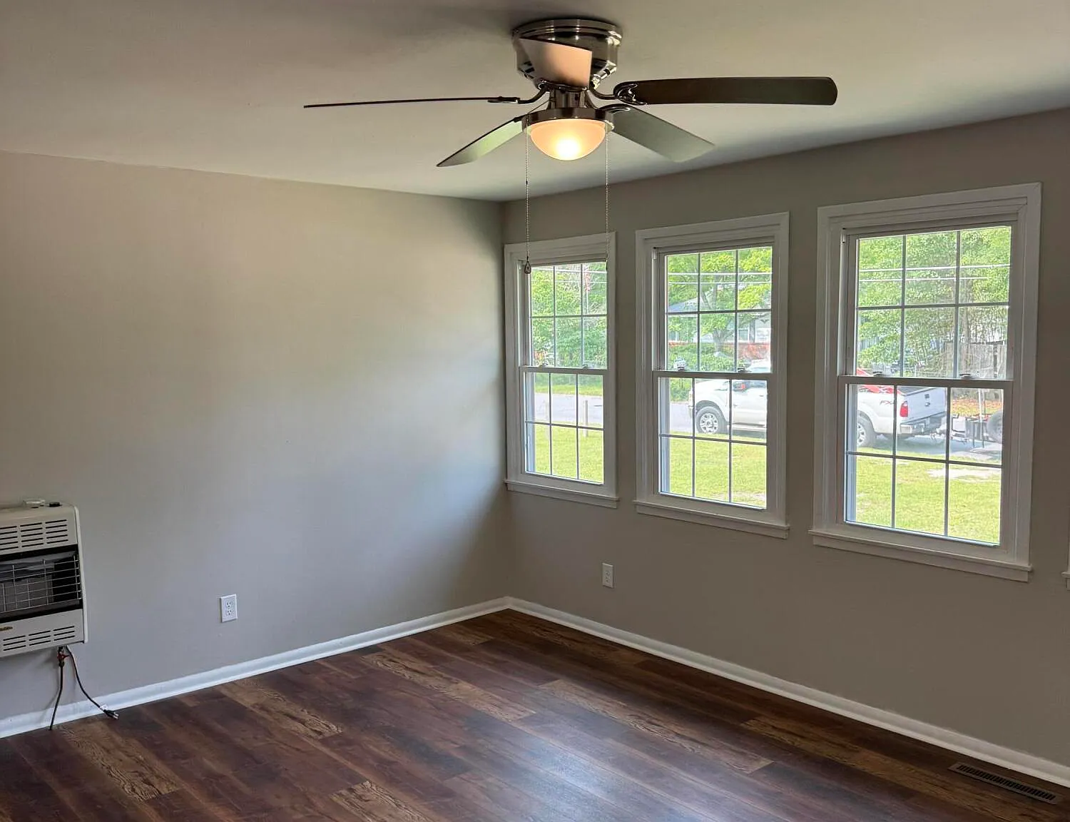 3 bed, 1.0 bath, $1,500 — Photo 4