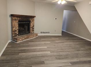 210 NE Cedar Ct, Blue Springs, MO 64014
