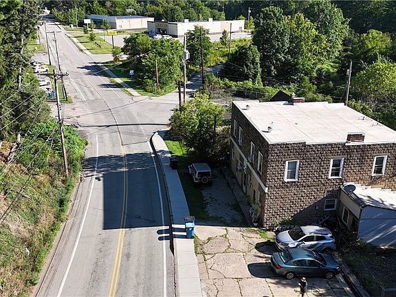 4th image of 1088 Milltown Rd
