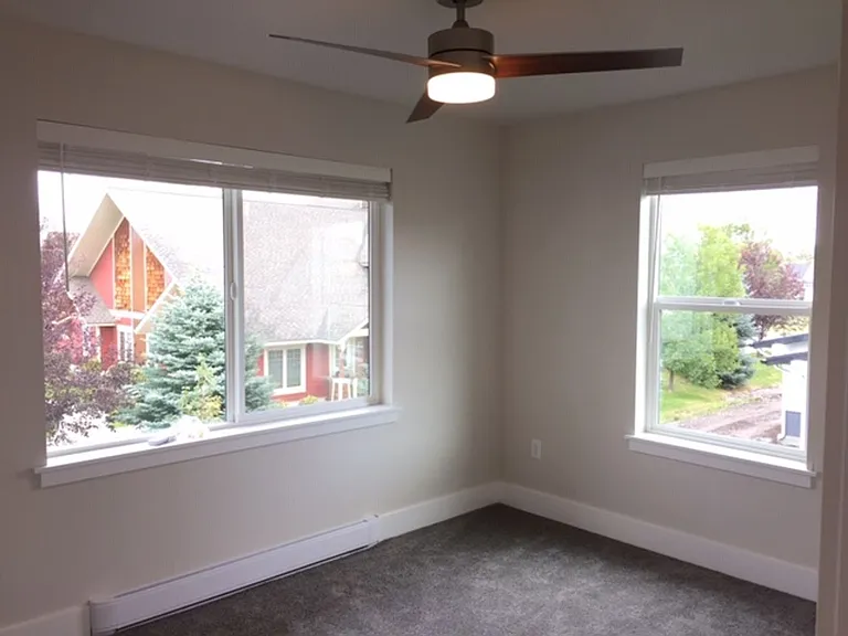 1095 North 14th Avenue — Photo 13