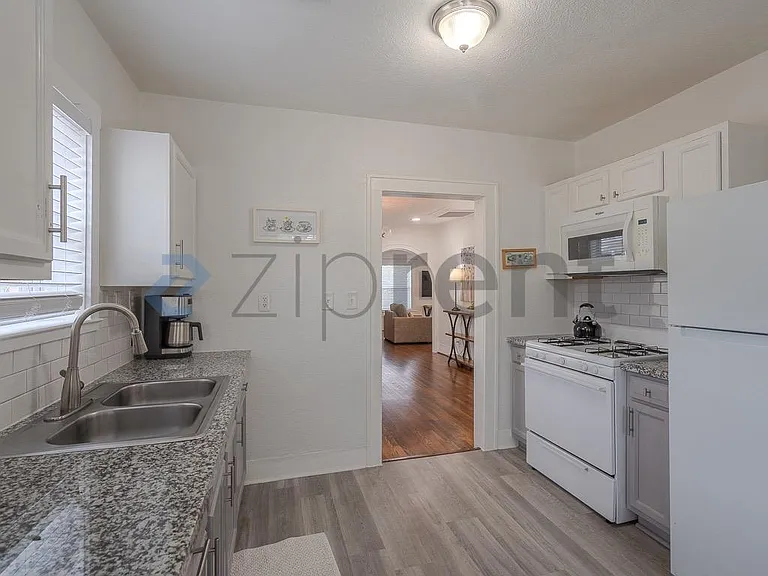 2714 Palm St #2 — Photo 13