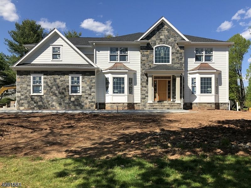 1st image of 23 Dorset Ln