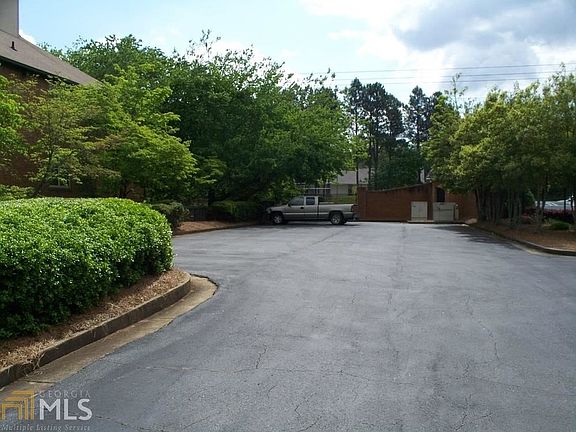 4th image of 111 Brittany Ct