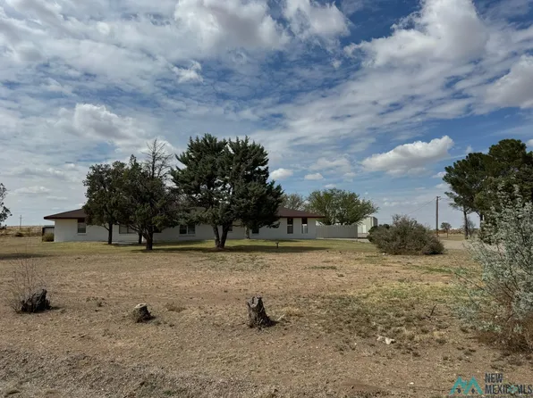5107 Thunderbird Ln, Roswell, NM 88203