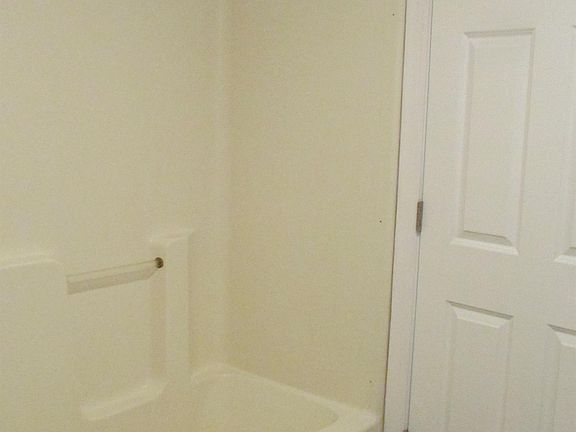 4th image of 332 E Fort St #101
