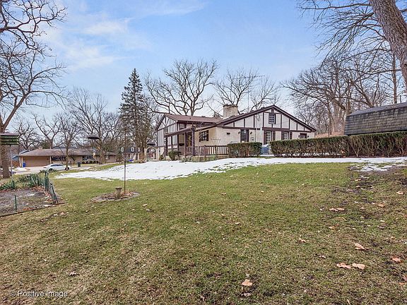4th image of 12 Muirwood Dr