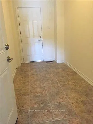 3 bed, $2,900 — Photo 2