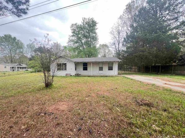 10011 Shannon Dr, Jacksonville, AR 72076