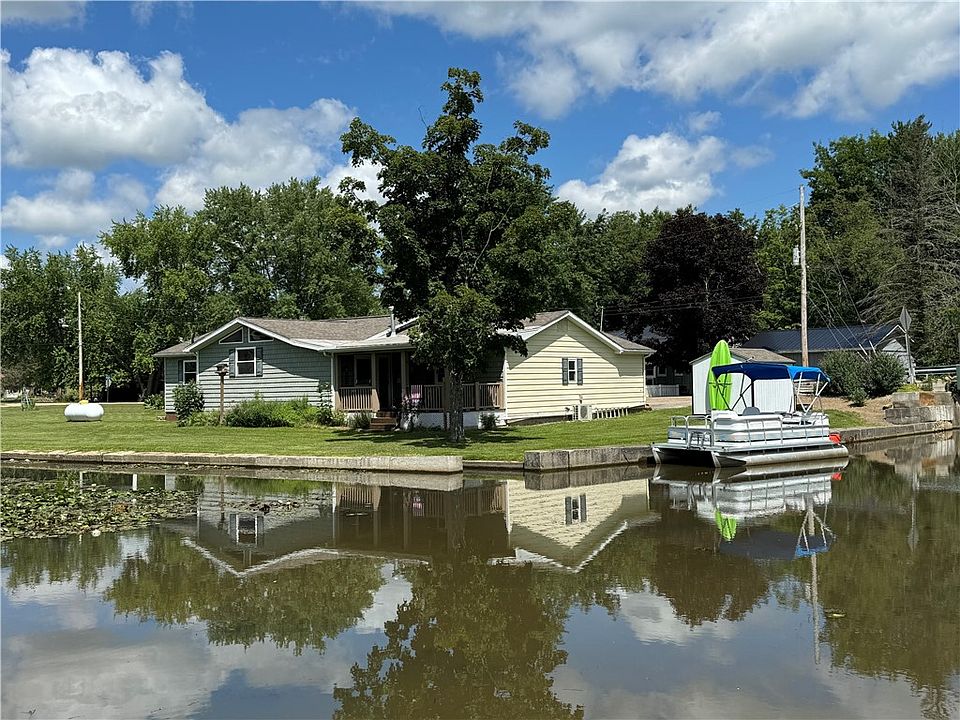 1st image of 35893 Maple Dr