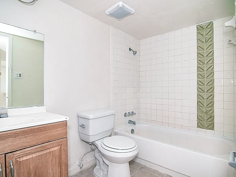 The Arches Apartments — Photo 20