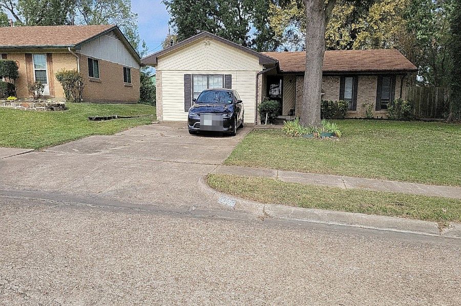 1st image of 2229 Bayberry Dr