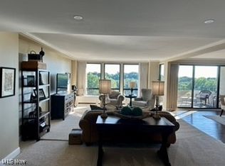 1 Bratenahl Pl APT 808, Cleveland, OH 44108