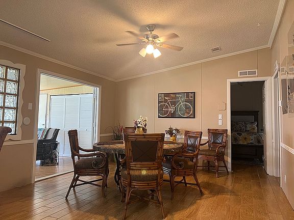 2nd image of 511 Nettlewood Ln
