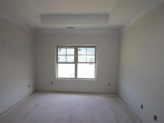 5th image of 841 Imperial Ct