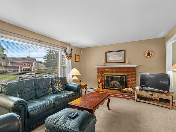 4th image of 12 Wheaton Drive